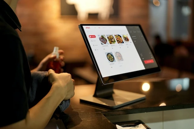 restaurant app on the tablet